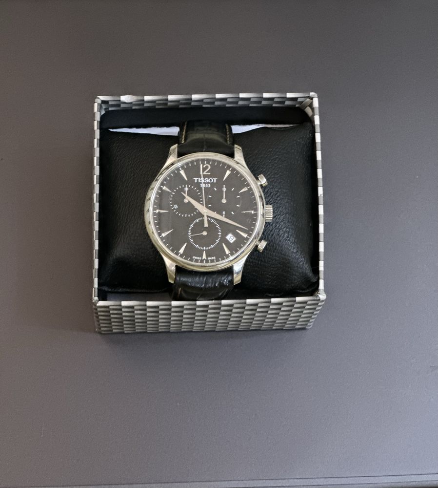 Продаются часы Tissot 1853