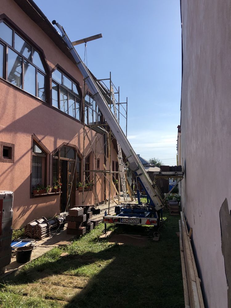 Inchiriez lift materiale de constructii