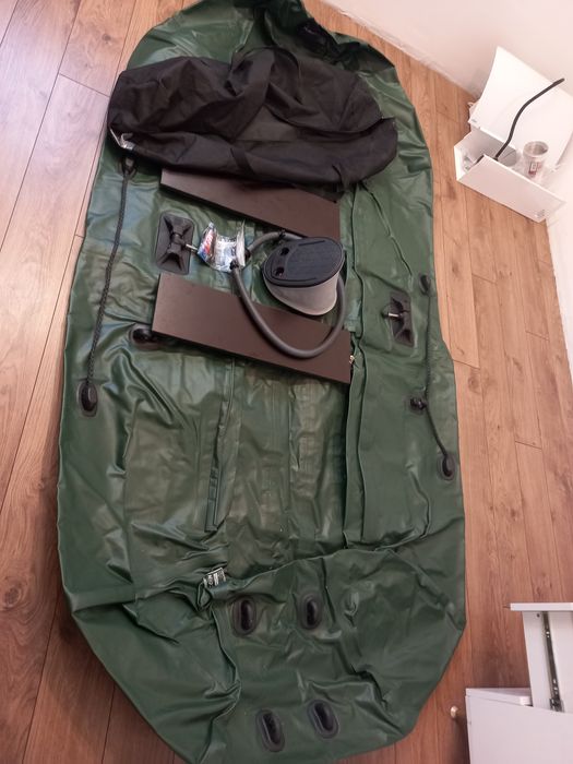 Продам лодку ПВХ, на воде была 1 раз