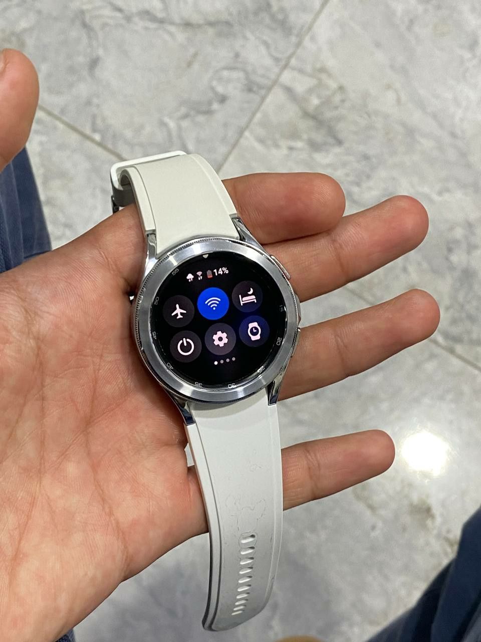 Bugungi E'lonimizda Galaxy Watch 4 classic 42 mm