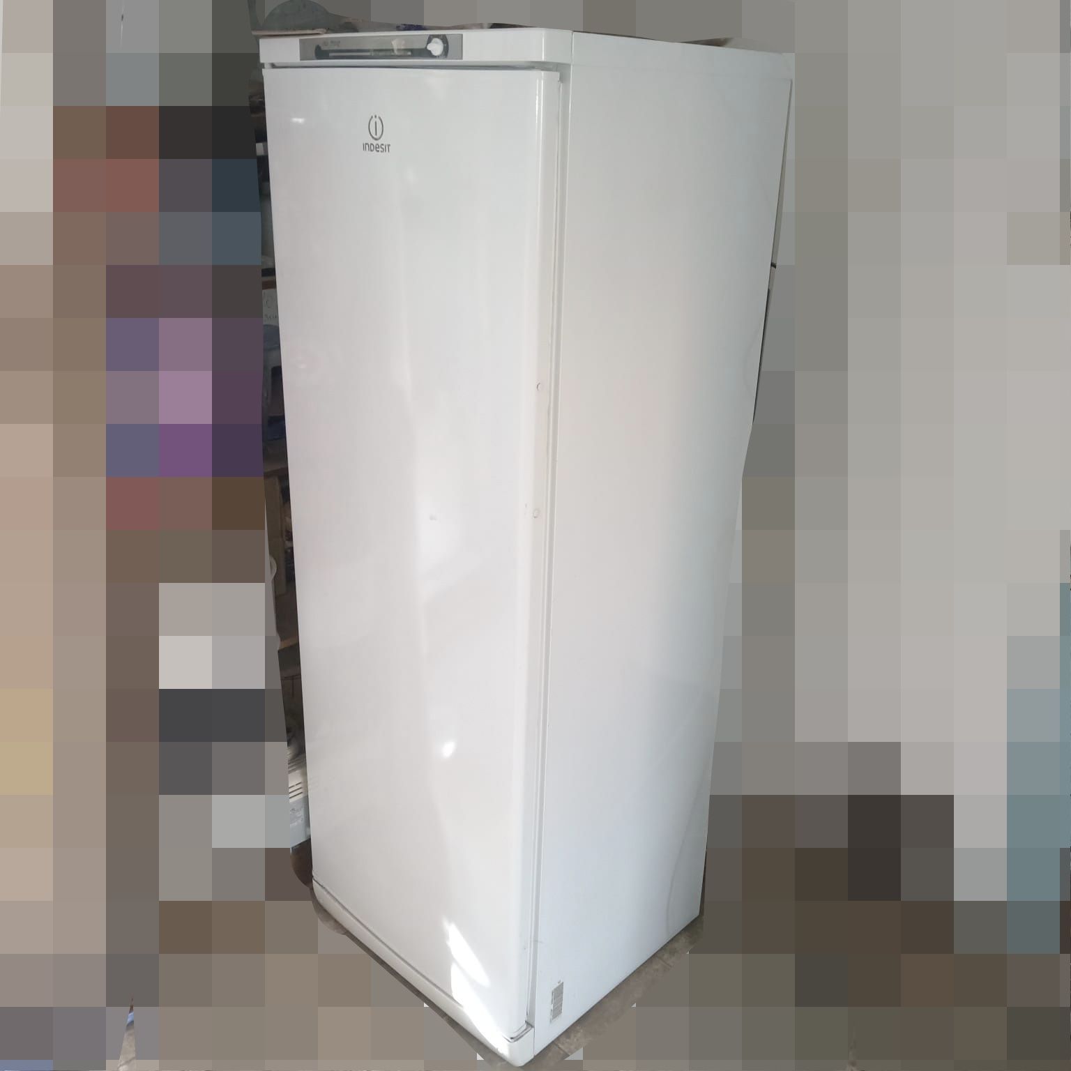 Продам рабочую морозильную камеру