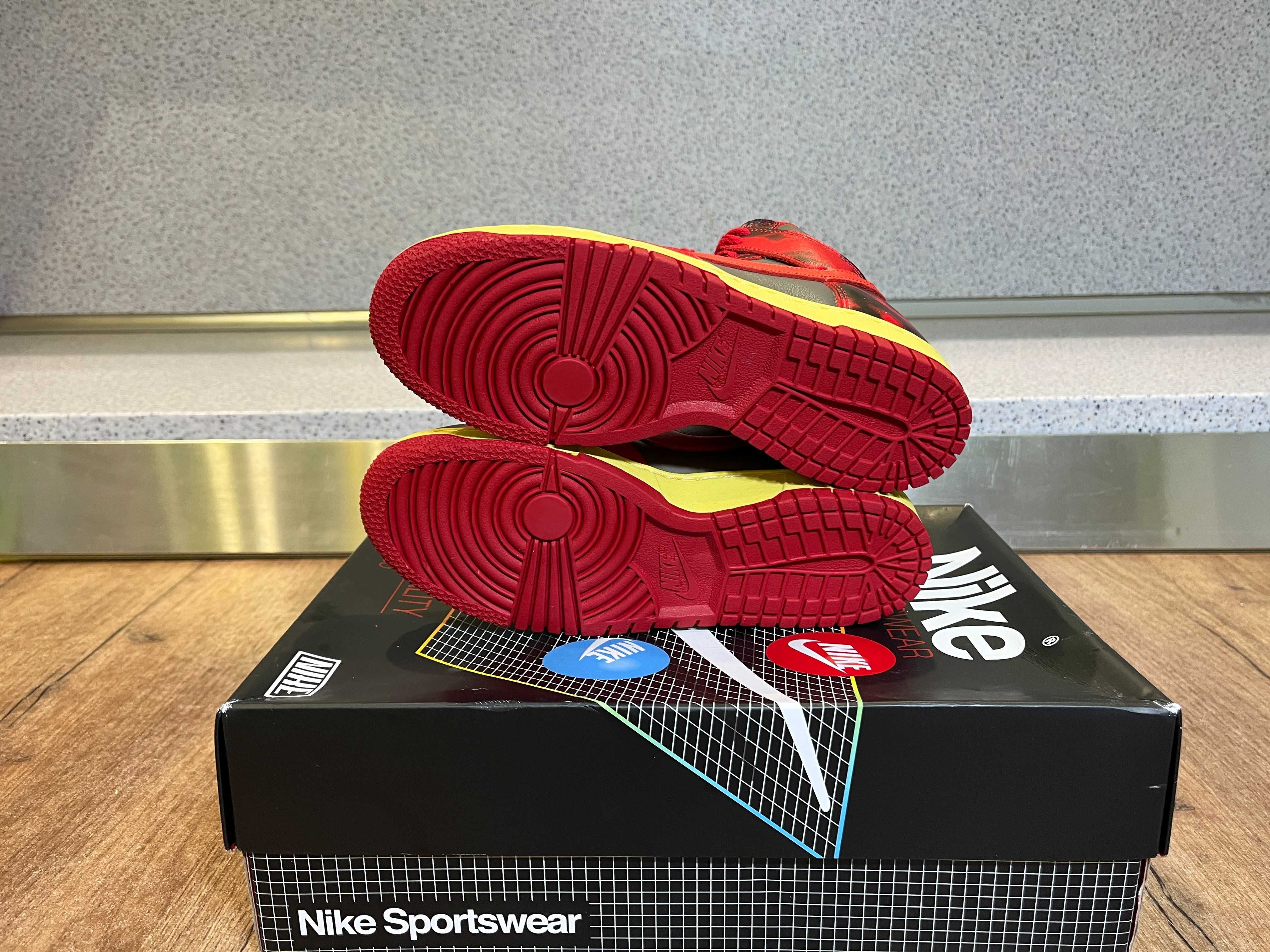 ОРИГИНАЛНИ *** Nike Dunk High 1985 " Red Acid Wash " Retro