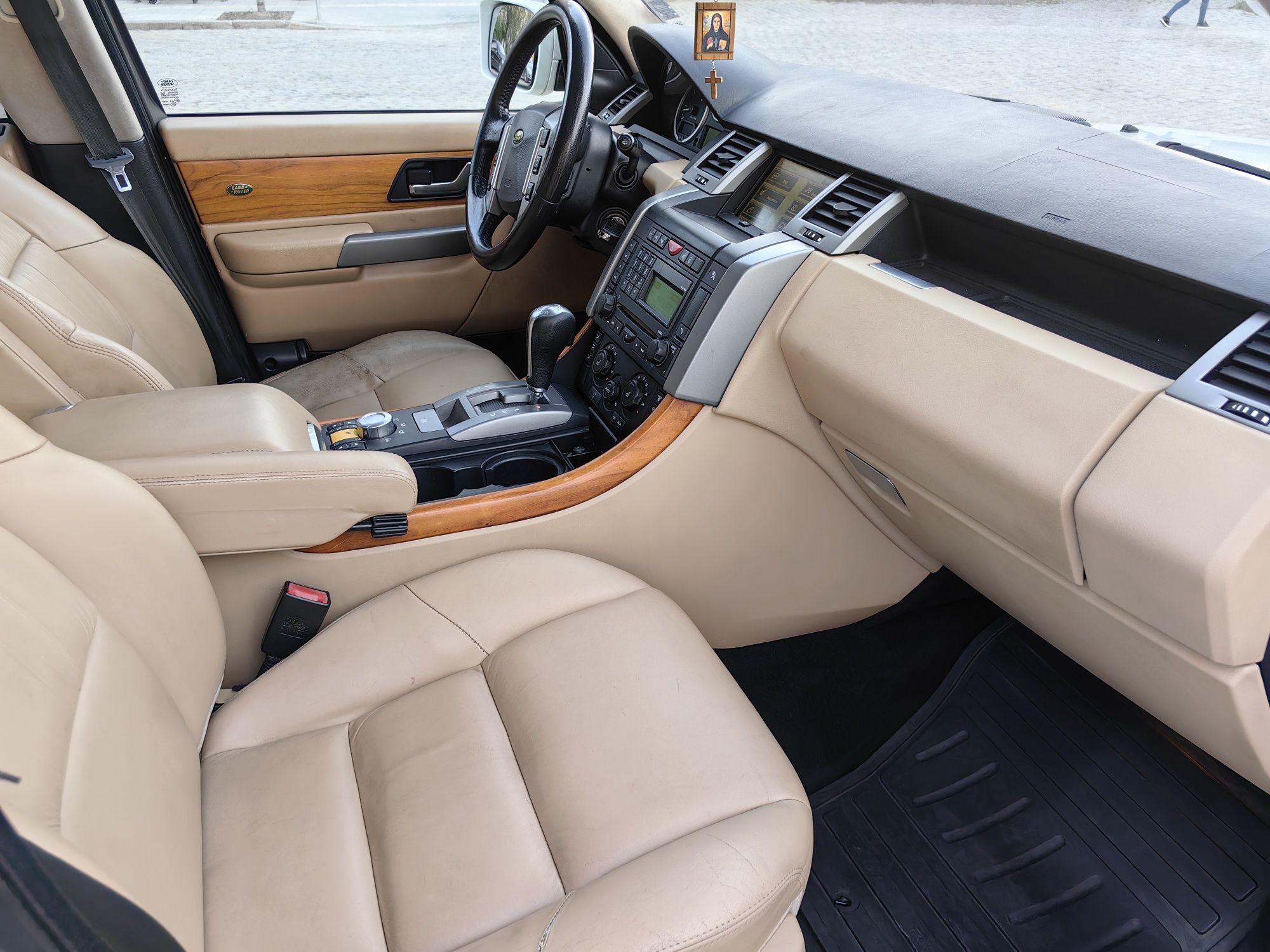 Луксозен автомобил Range Rover под наем с шофьор за сватба, бал