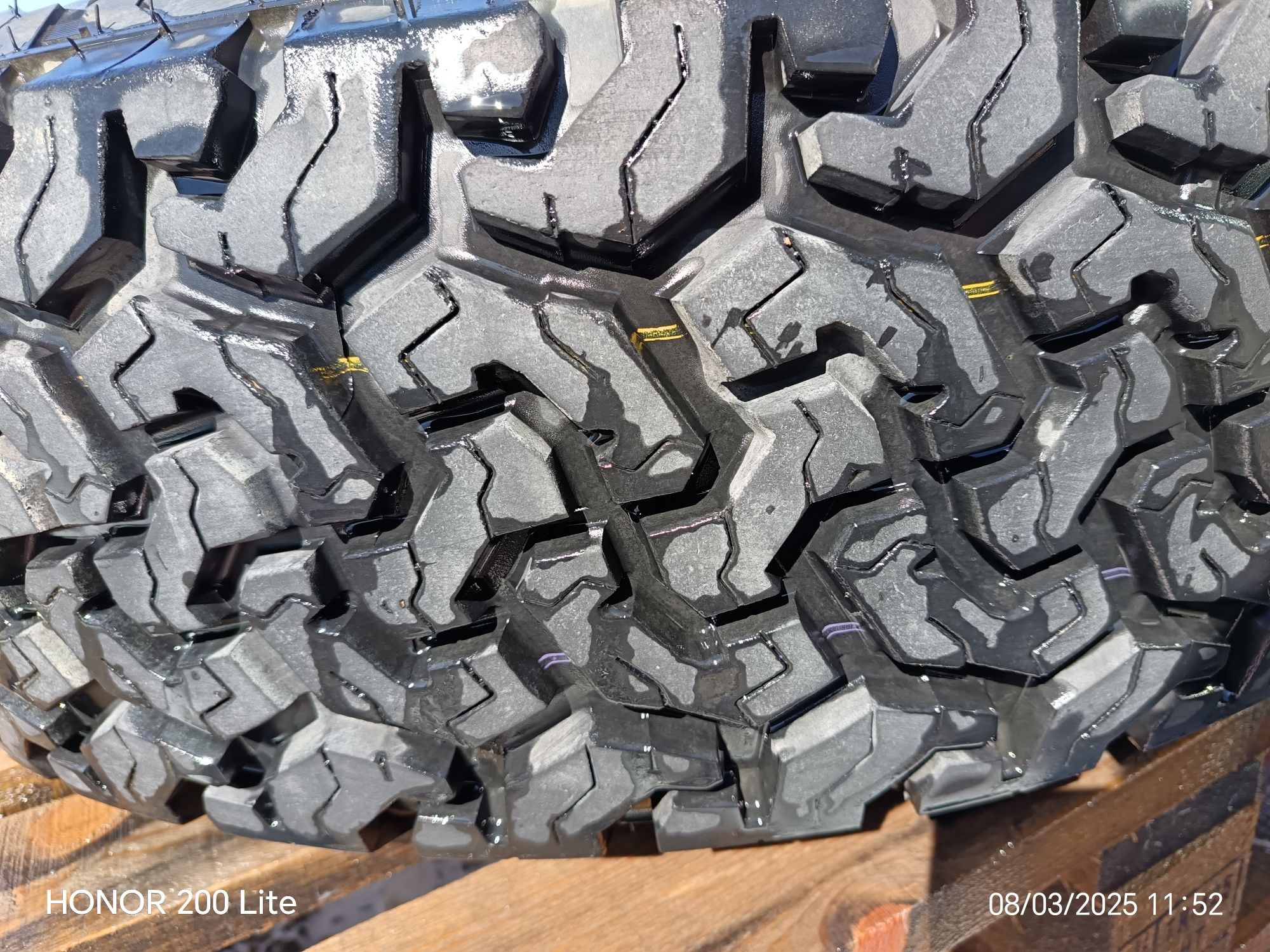 Кални Гуми ALL Terrain с джанти нови 235/85/16LT