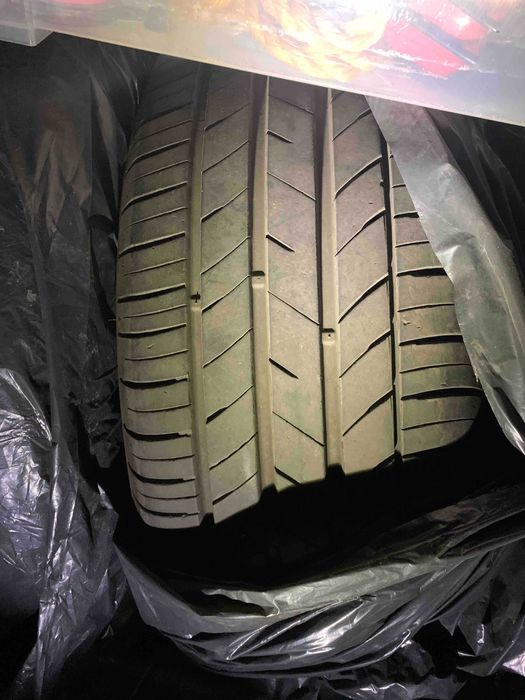 Гуми 4+1 Kumho ECSTA HS52 235/55 R17 103W