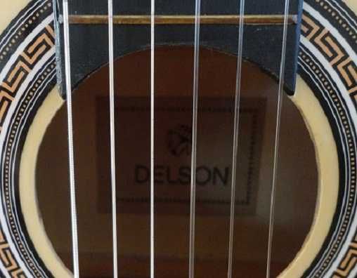 Chitara clasica originala, marca DELSON in stare perfecta