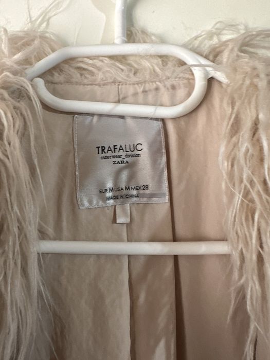 Zara jacheta blana (faux fur)