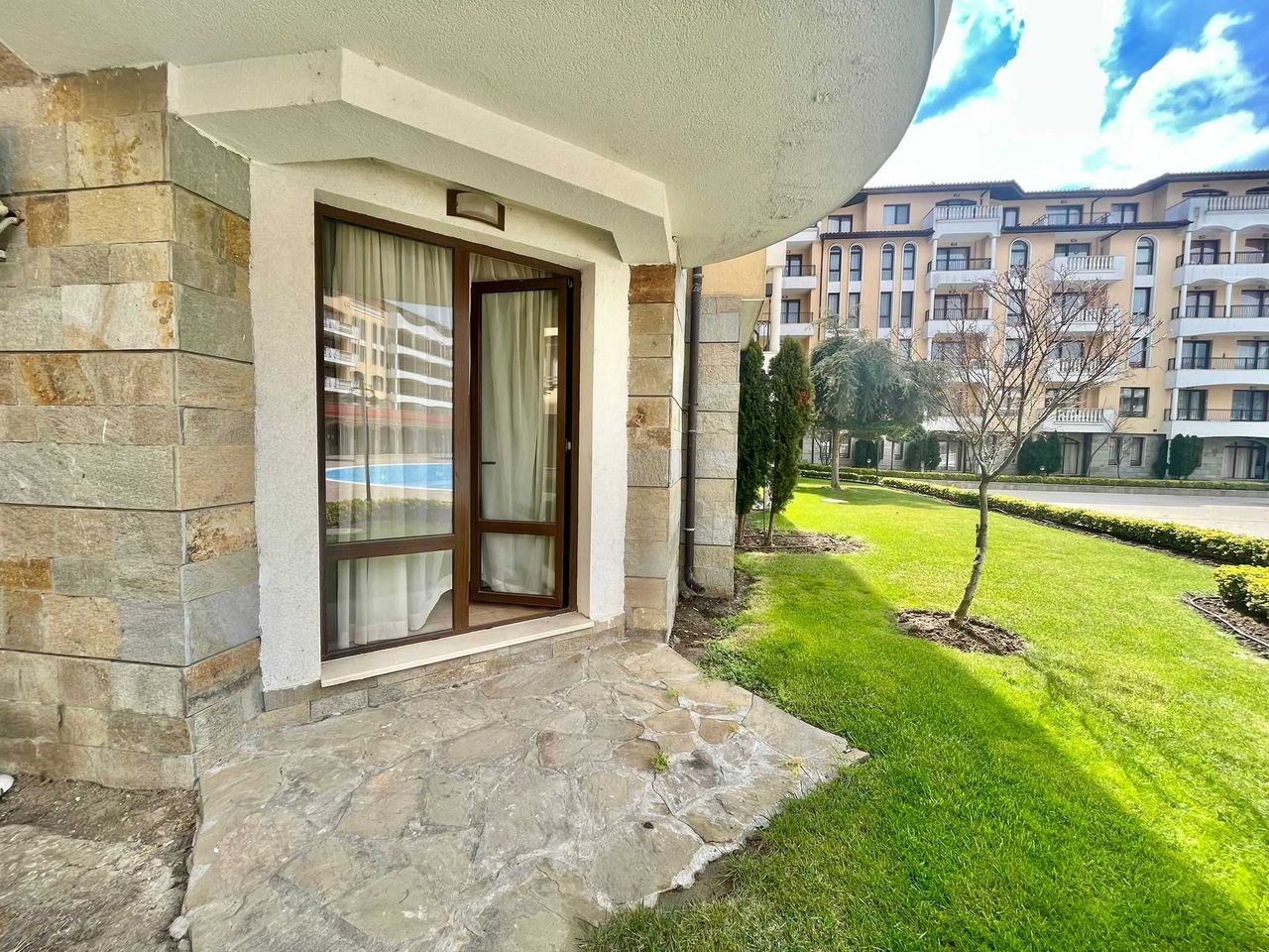 Продава се Двустаен апартамент в к.к. Слънчев бряг - 57 кв.м за 1315 €/кв.м - Снимка #9