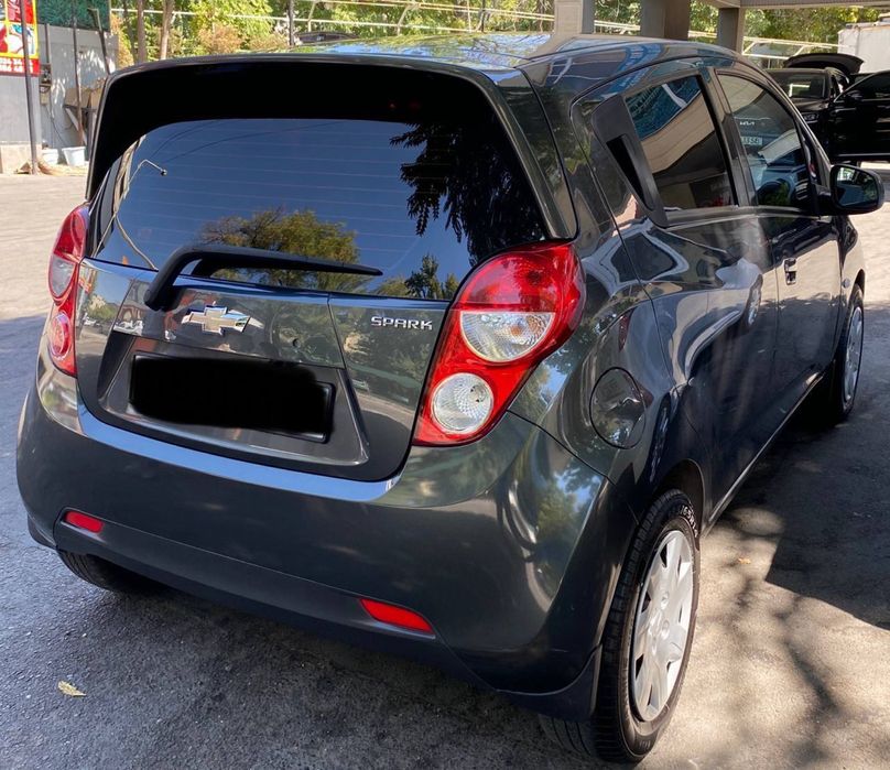 Продам Spark 2020 2-я позиция механика чистая нету красок