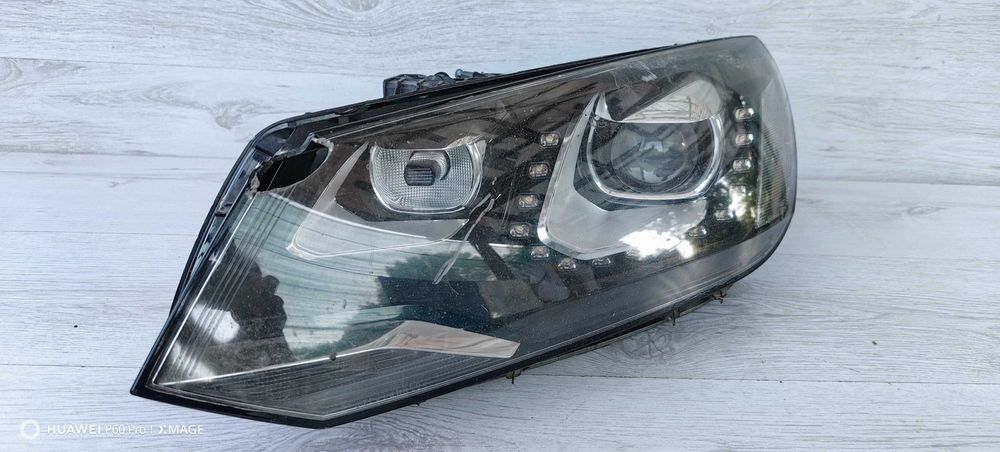 Фар за VW Touareg Xenon LED - За части / ремонт / ВФ Туарег