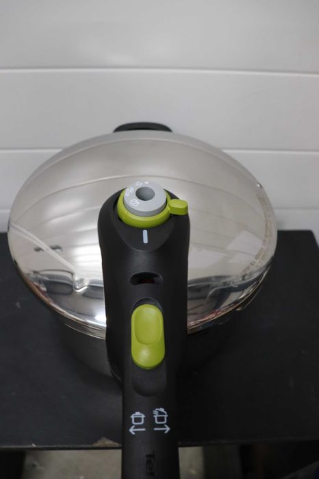 Тенджера под налягане Tefal Secure 5 NEO, 6л