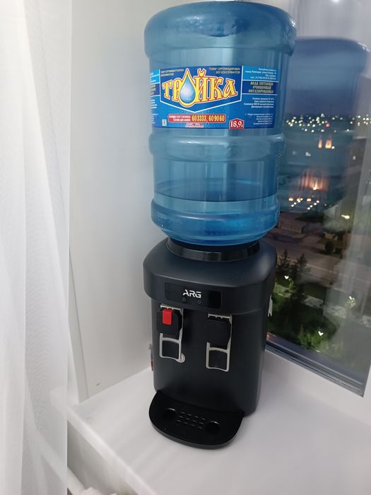 Продам кулер для воды состояние нового