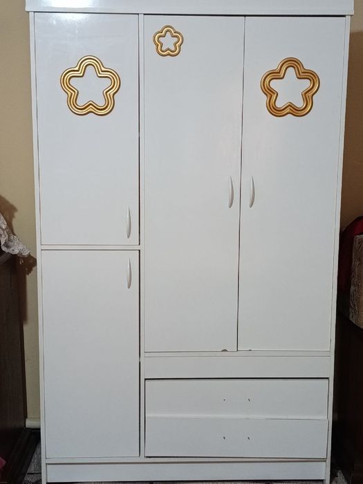 Bolalar shkafi  oq rang