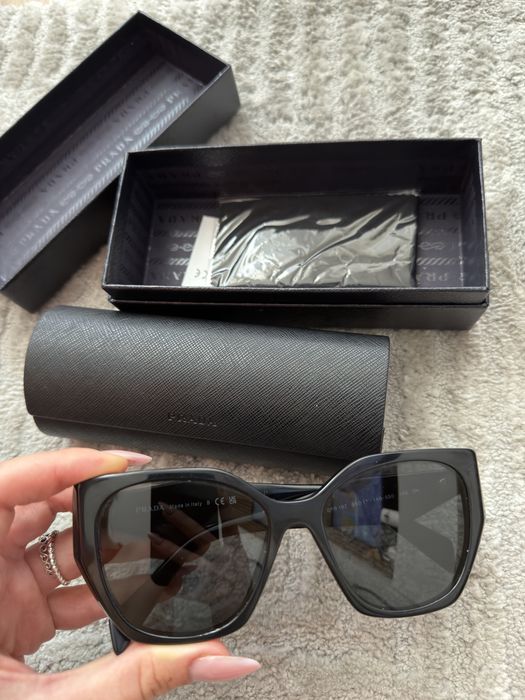 Слънчеви очила Prada