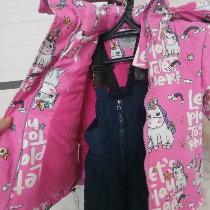 Продам б/у зимние детские куртки на девочку