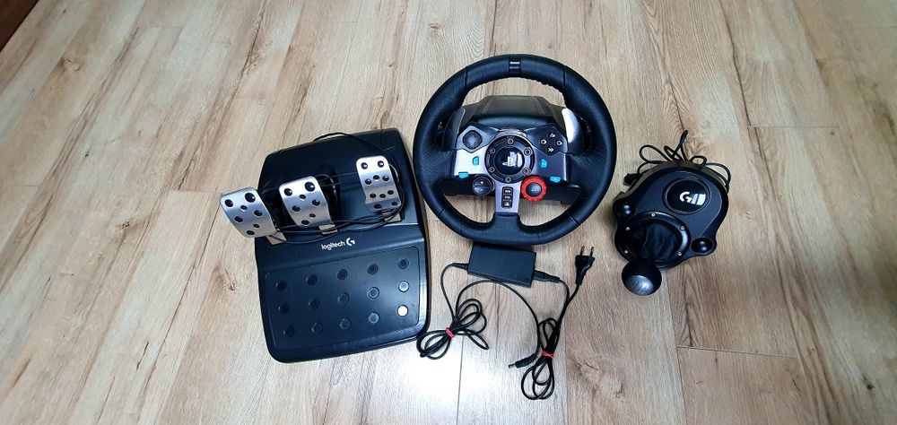 Gaming Volan Logitech G29 Volan+pedal+schimbător+adapter 

Funcționeaz