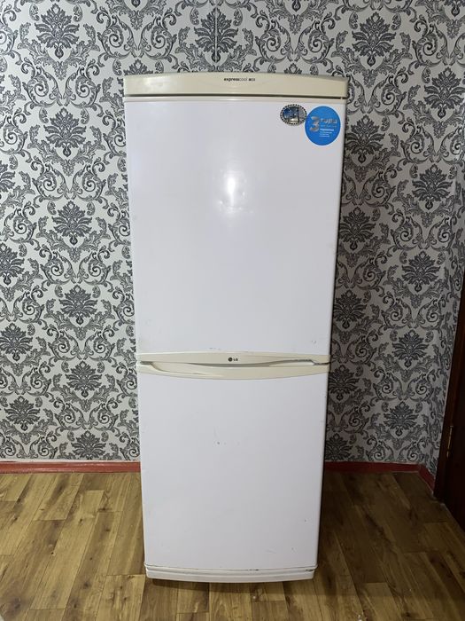 Холодильник для кухни