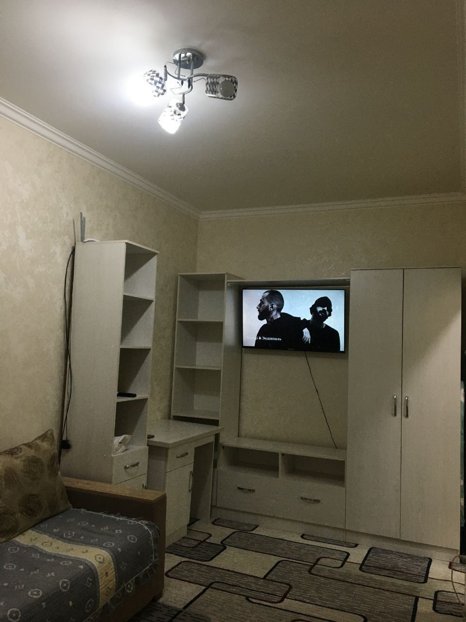 В Мирзо-Улугбекском районе продаётся 1-комнатная квартира