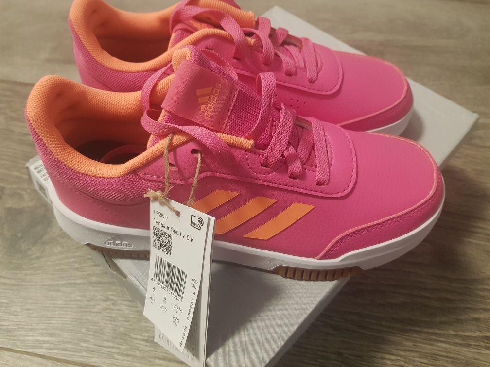 Vand ADIDAS noi nefolositi cu eticheta!