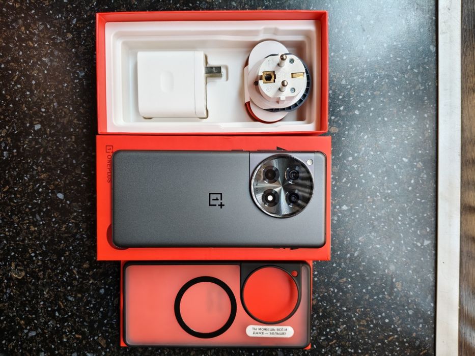 Oneplus 12R.  8gen2.  16/512.