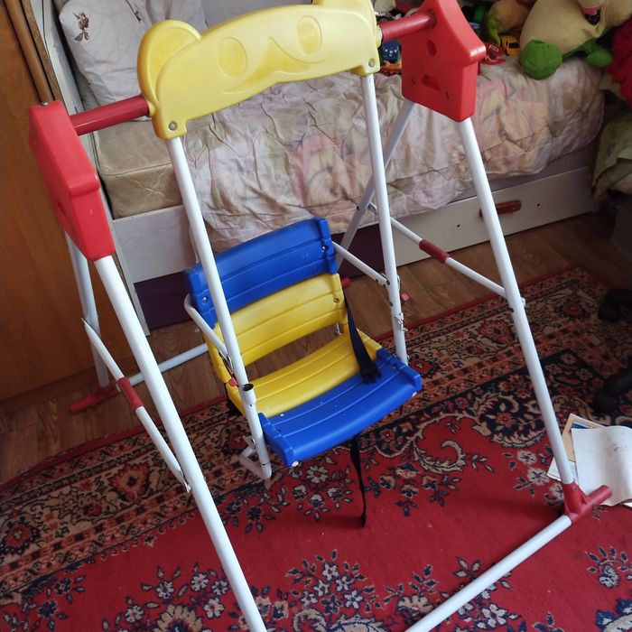 Качель детская до 2 лет