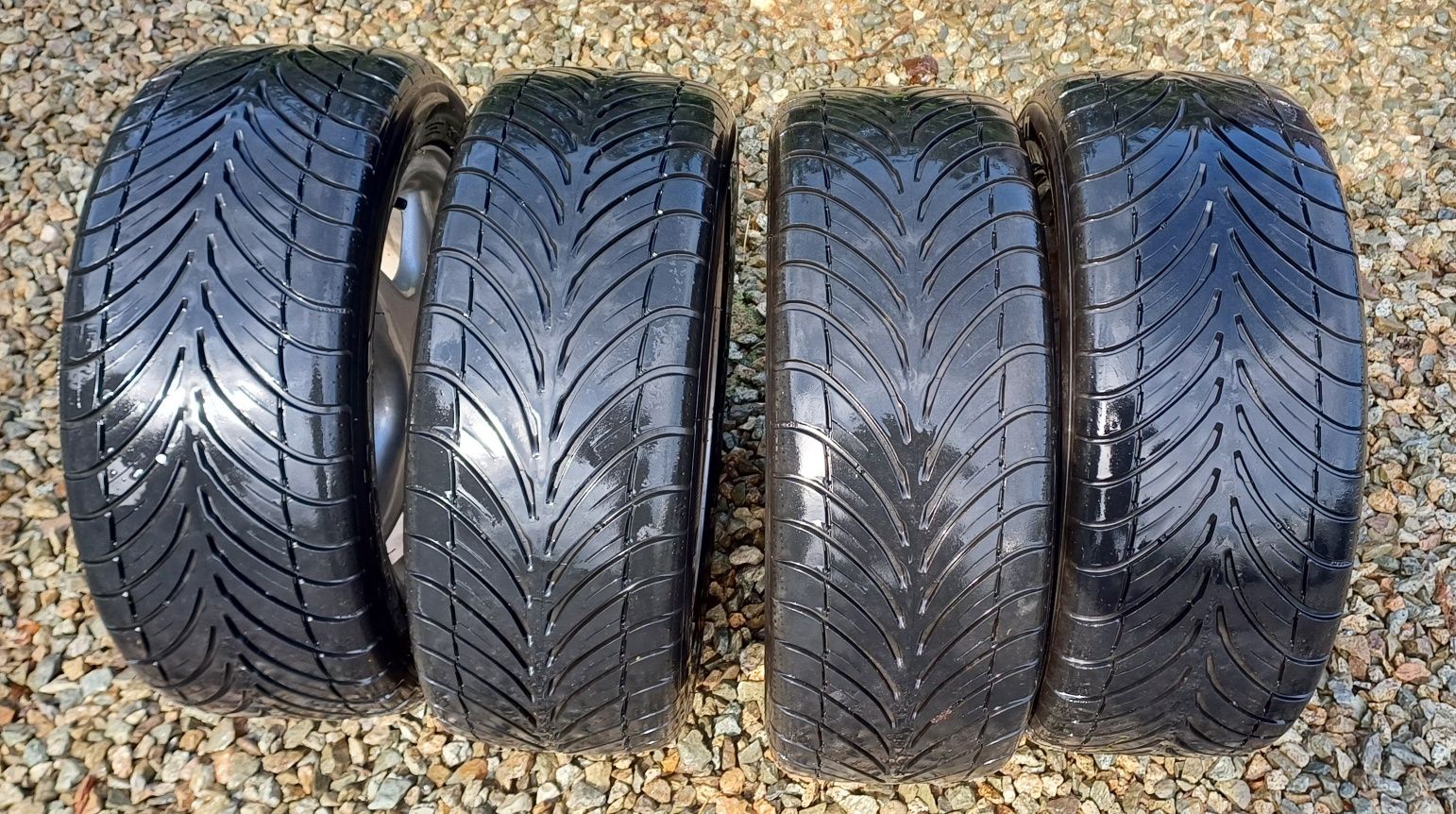 Set 4 jante originale Seat 15"cu anvelope vara  Goodrich  205/50 R 15