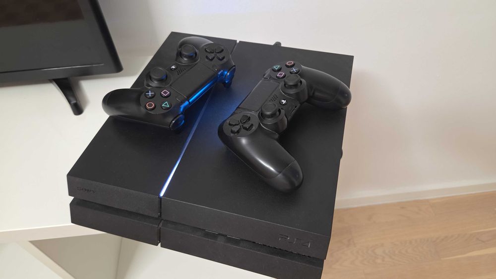 Play Station PS4 cu 12 jocuri