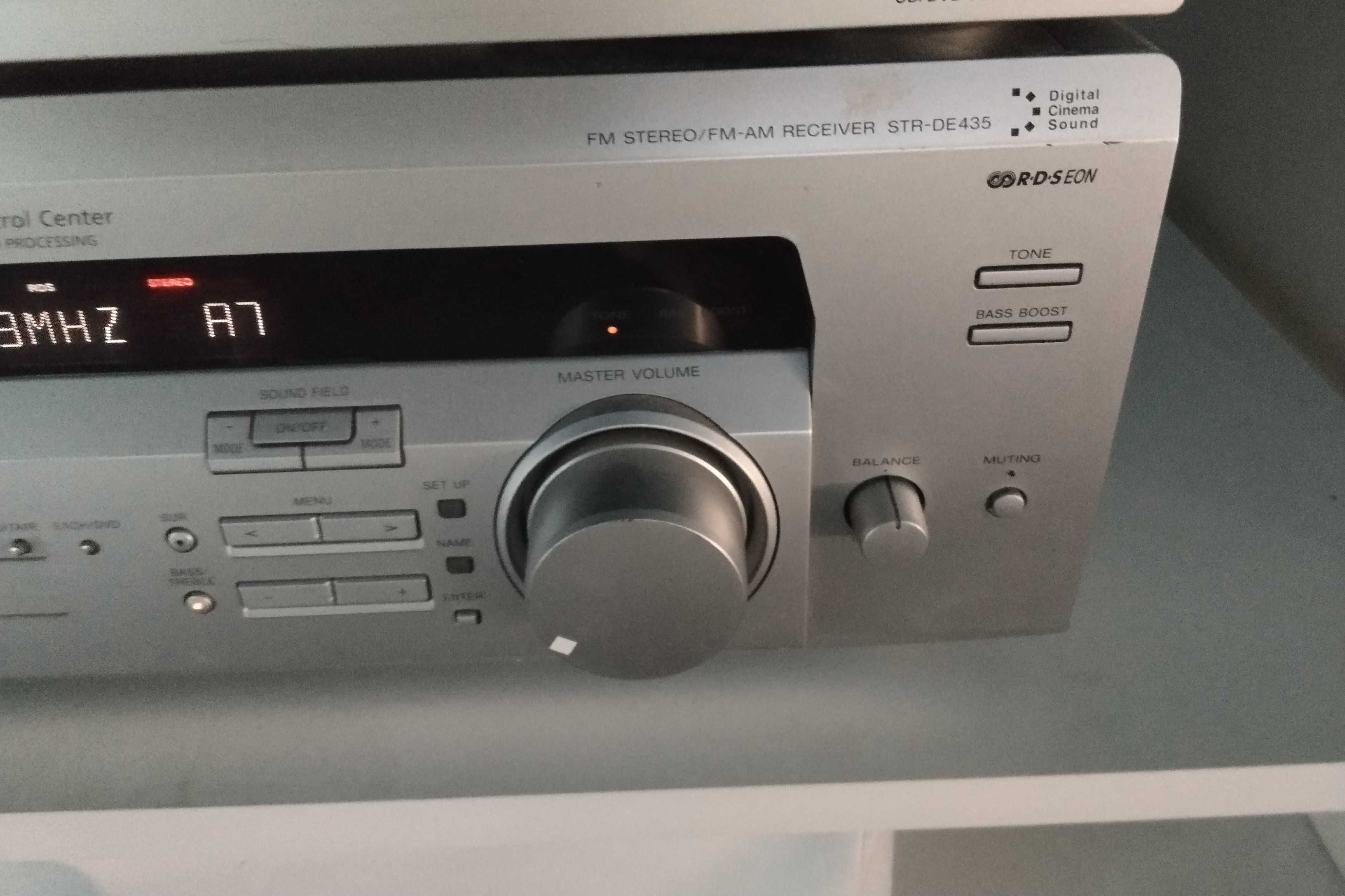 продавам мощен и качествен усилвател и рисиивър Сони  200w