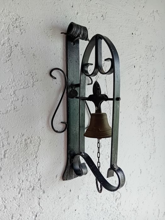 Clopolel intrare. Clopoței bronz India. 
8 buc .
Dimensiuni: 3;4 cm
Su