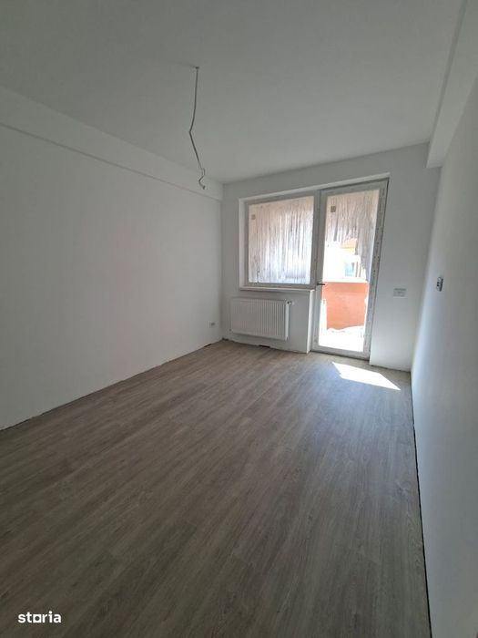 Apartament cu doua camere, Visoianu, etajul 1/3,  statia de autobuz