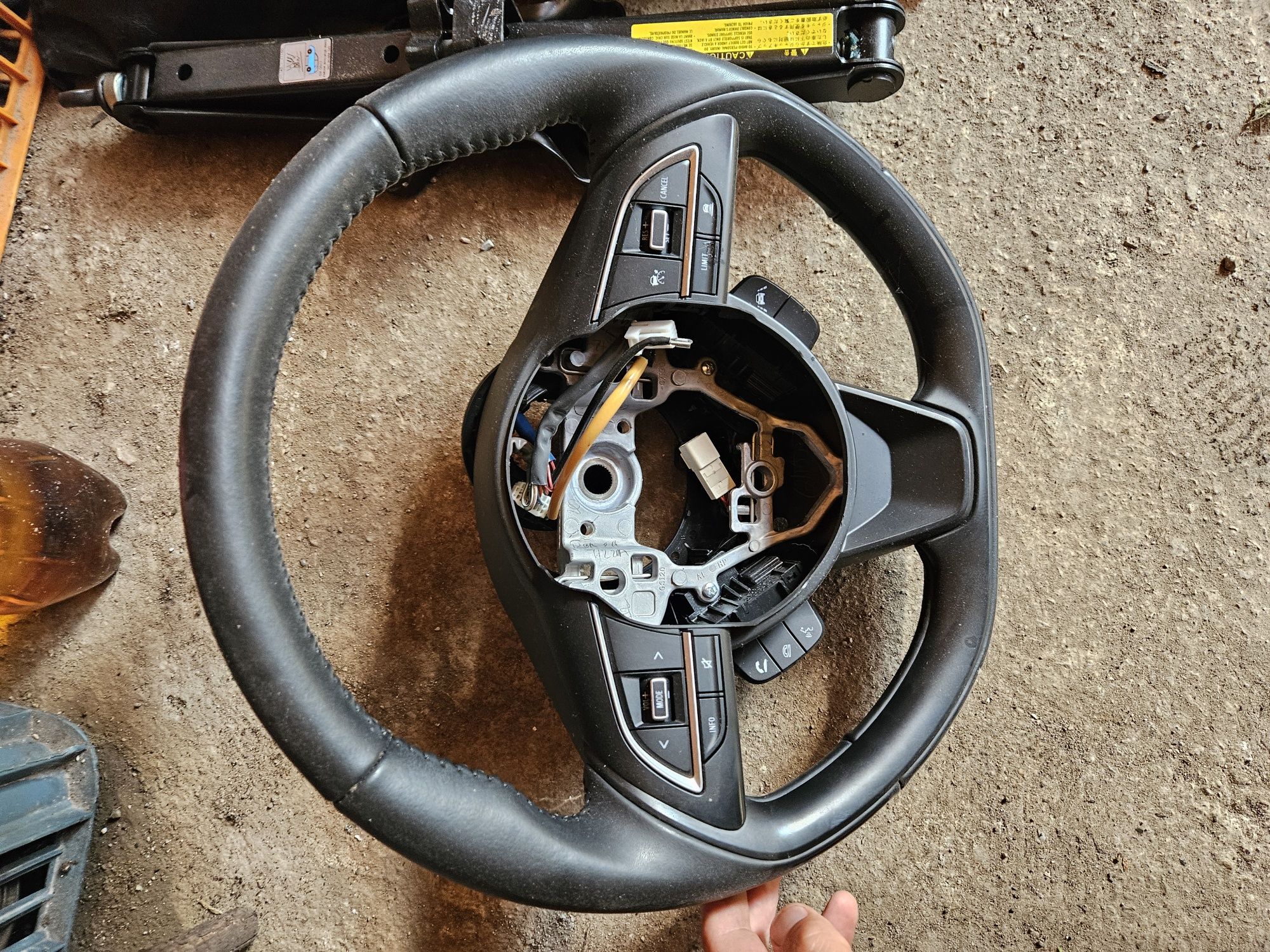 Волан за Suzuki syift 2018godina