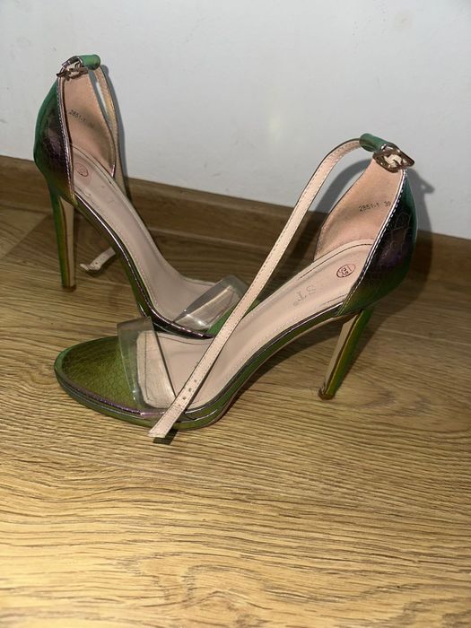 Pantofi cu toc nr 39