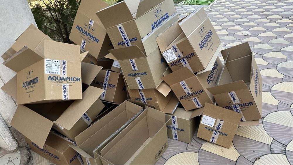 Коробки в идеальном состоянии разных размеров