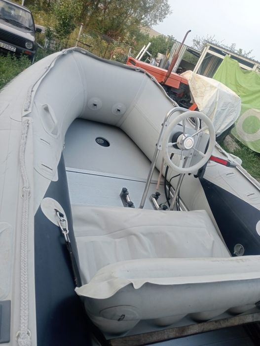 Vand 2 barci 25cp