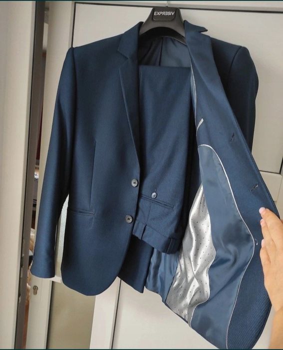 Costum barbati marime 46