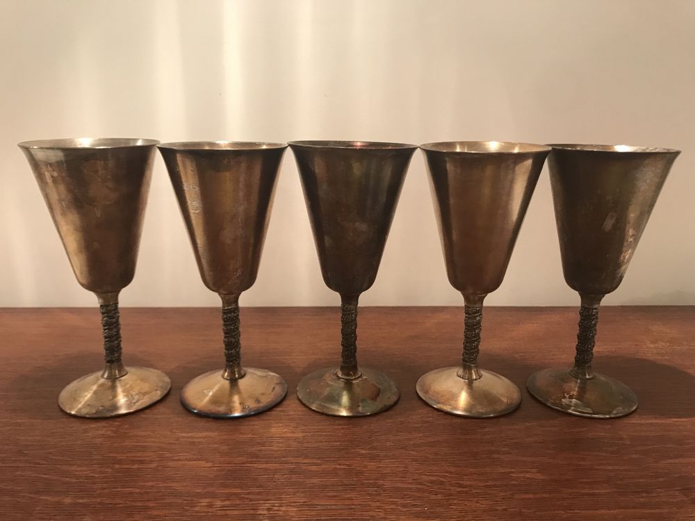 Старинни посребрени чаши