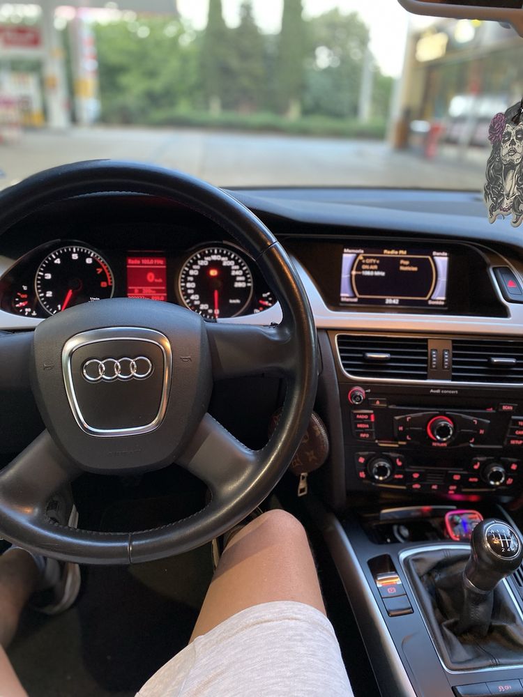 Audi a4 2.0 tfsi 2011 г.