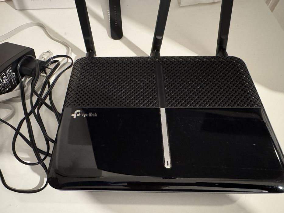 Router Wi-Fi Dual-Band Gigabit AC2300 cu Tech MU-MIMO - performant