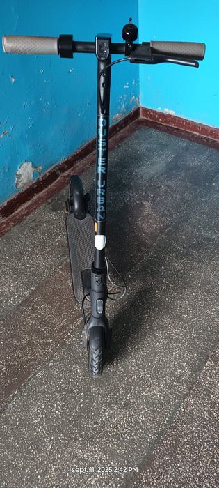 Vând trotineta electrică Xiaomi,utilizată foarte puțin ca și nouă.