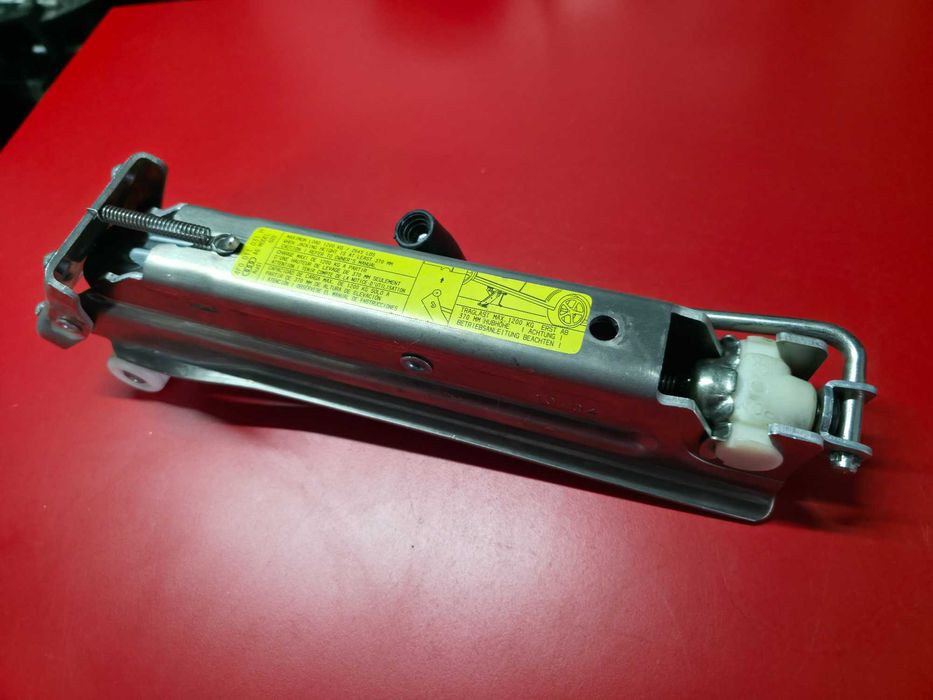 Cric Auto OEM Audi Aluminiu 1 Punct AUDI A3 A4 A5 A6 VW SKODA SEAT