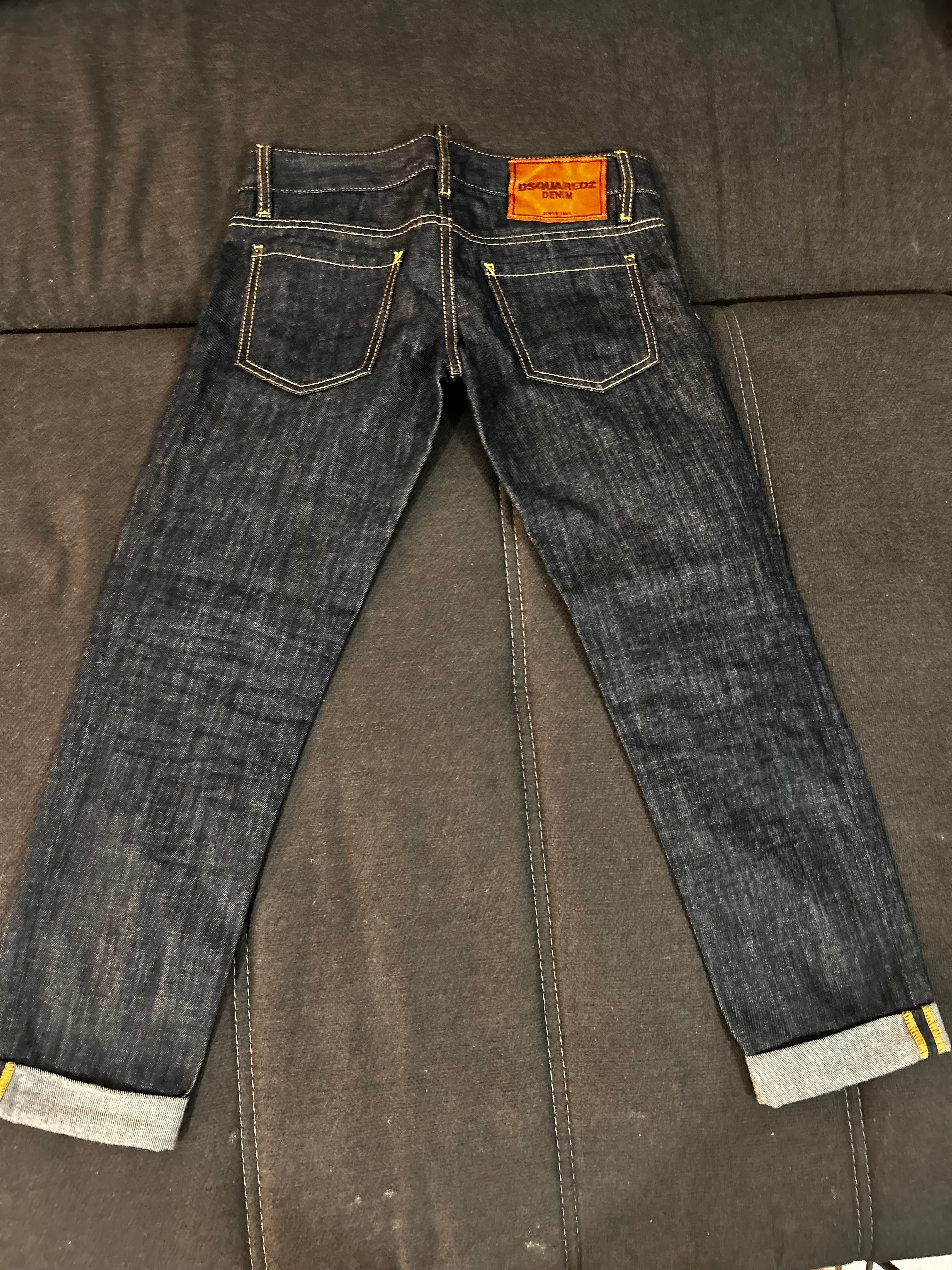 Blugi DSQUARED2 marimea 32 talie foarte joasa purtati o data