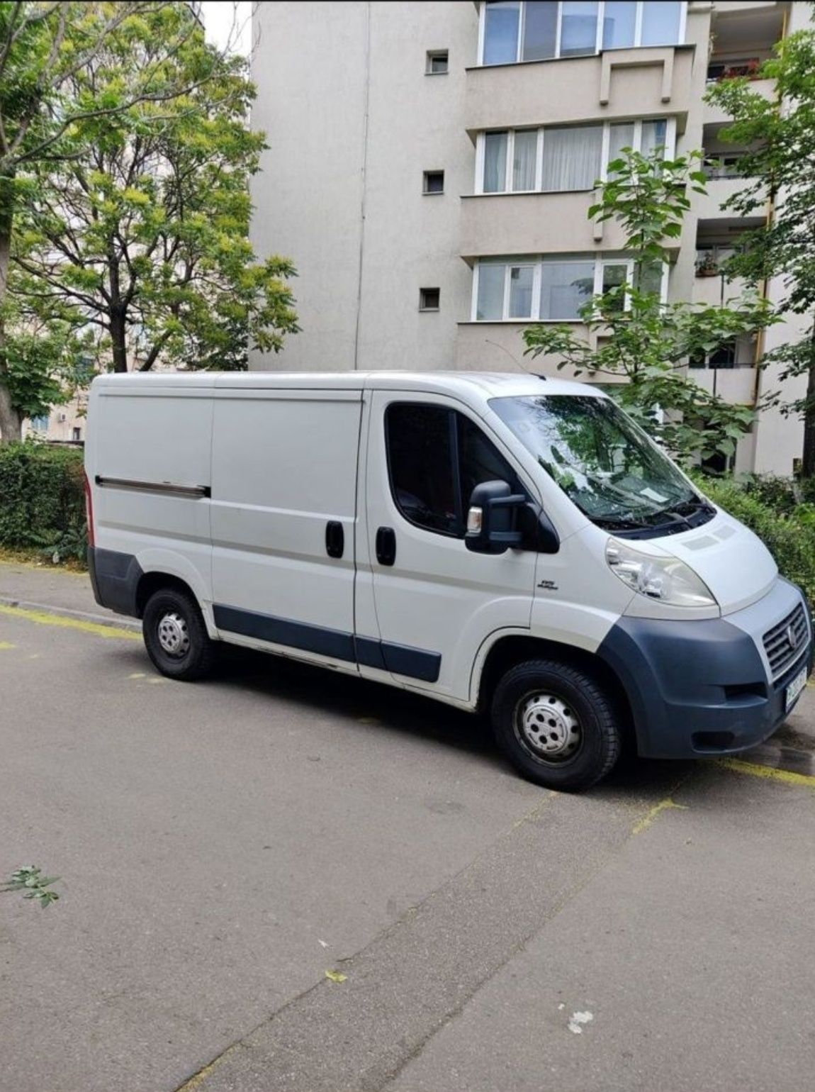 Mutări cu duba, transport materiale
