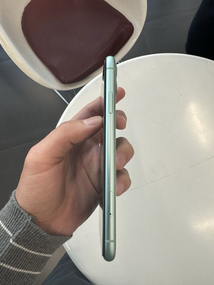 Продается Iphone 11 64Gb