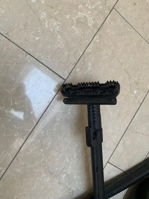 Aspirator curatator cu aburi -karcher