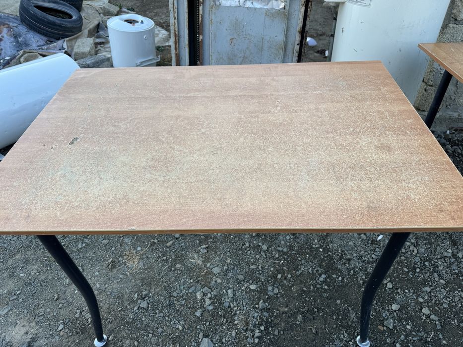 Продам стол 2 шт хорошом состояние