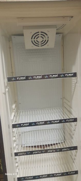 Витринный холодильник ЯНГИ