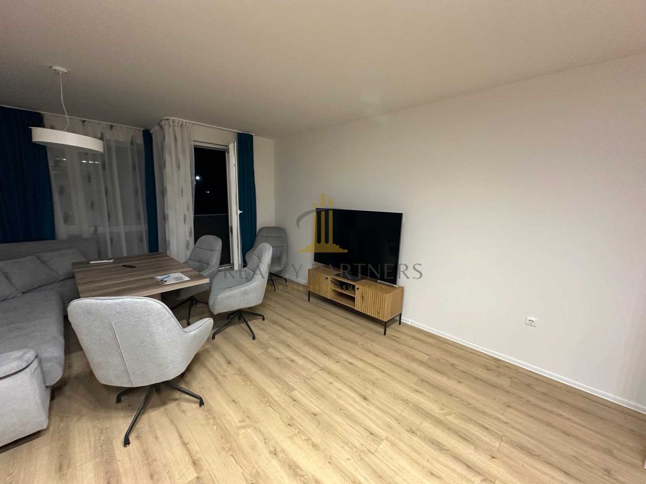 Продава се Тристаен апартамент в Перник, Изток - 104 кв.м за 1650 €/кв.м - Снимка #13