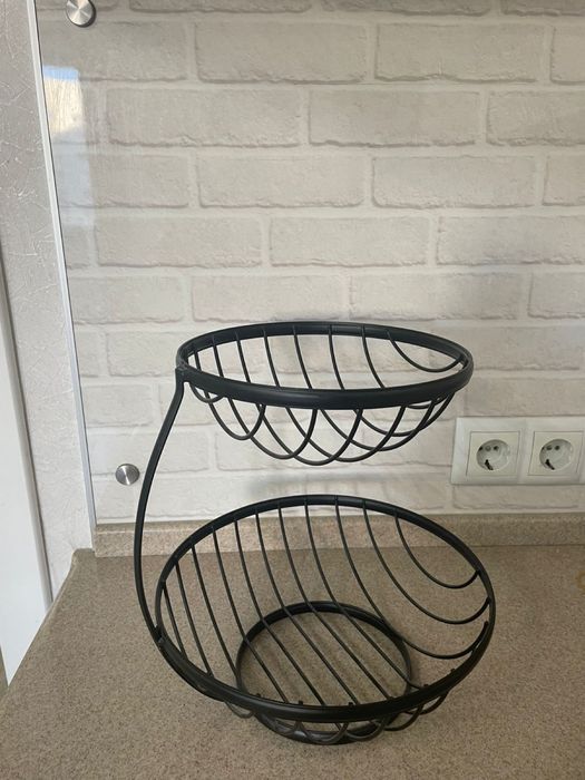 Продам металлическую фруктовую корзину/этажерка