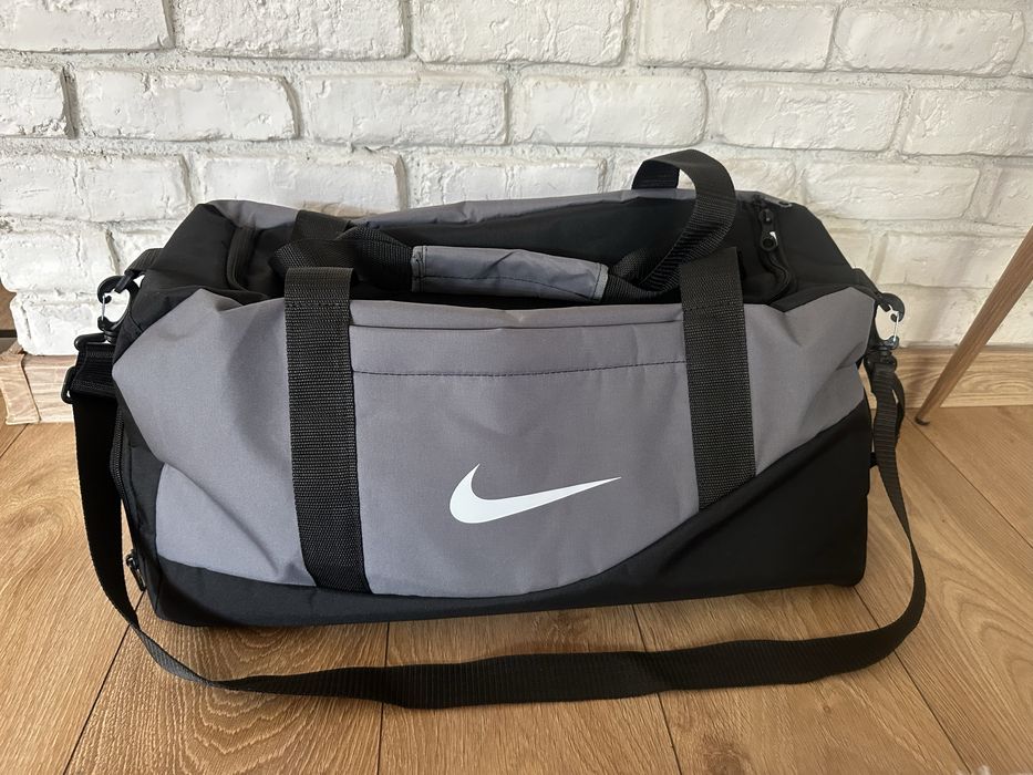 Сак , чанта за пътуване