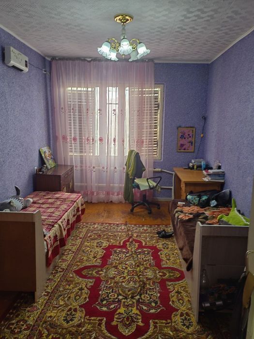 Продаю квартиру Яшнабадский р-он Авиасозлар-1.  3-ком 4-этаж 4-этажном